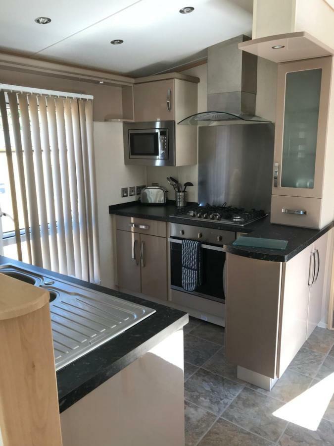 Castle Brake Holiday Park Ексетър Екстериор снимка